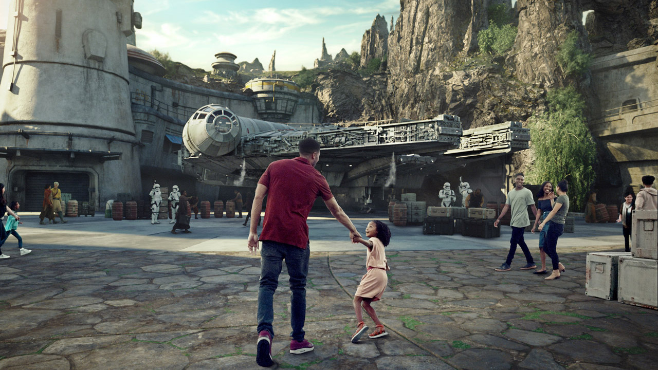 Galaxy’s Edge – Lucky Fans Get Early Access To Disney’s Immersive Star Wars Attraction