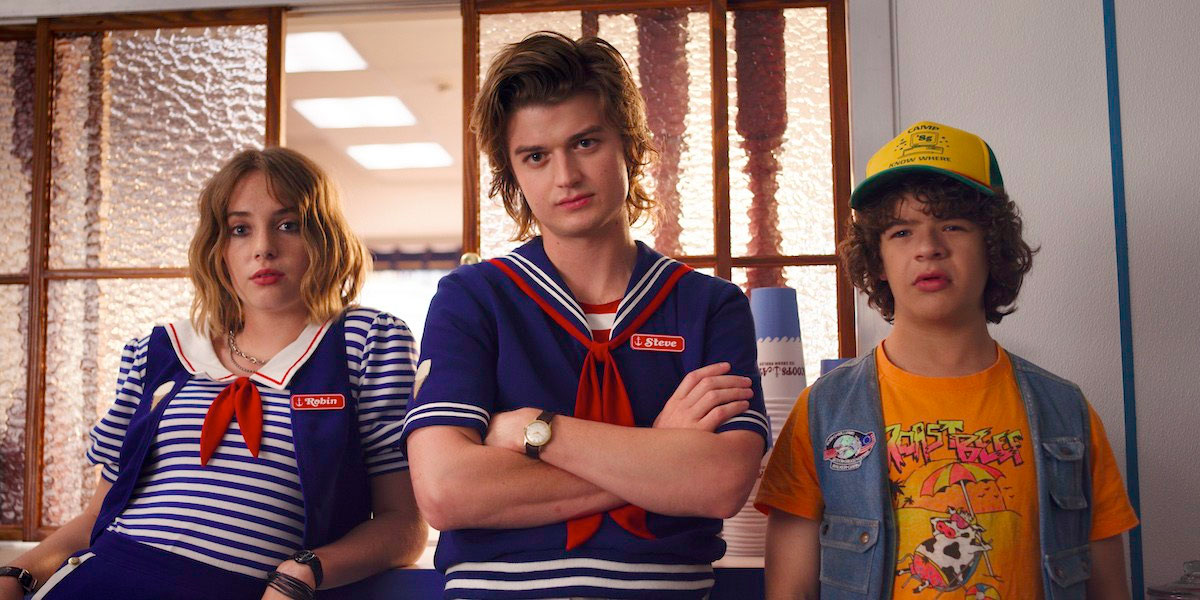 Stranger Things 3 – New Photos Show Summertime In Hawkins