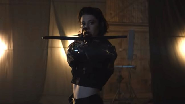 Birds Of Prey: Mary Elizabeth Winstead Teases A ‘Wild And Totally Unique’ Film