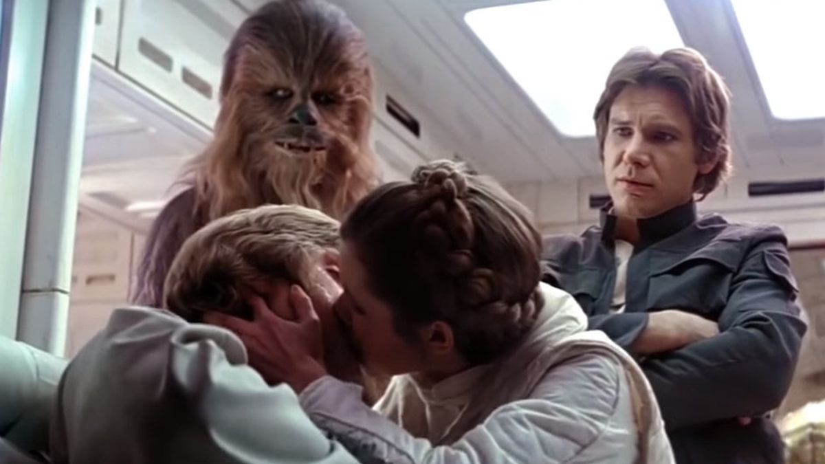 Star Wars: Mark Hamill Calls Kiss Between Luke And Leia ‘Innocestuous’