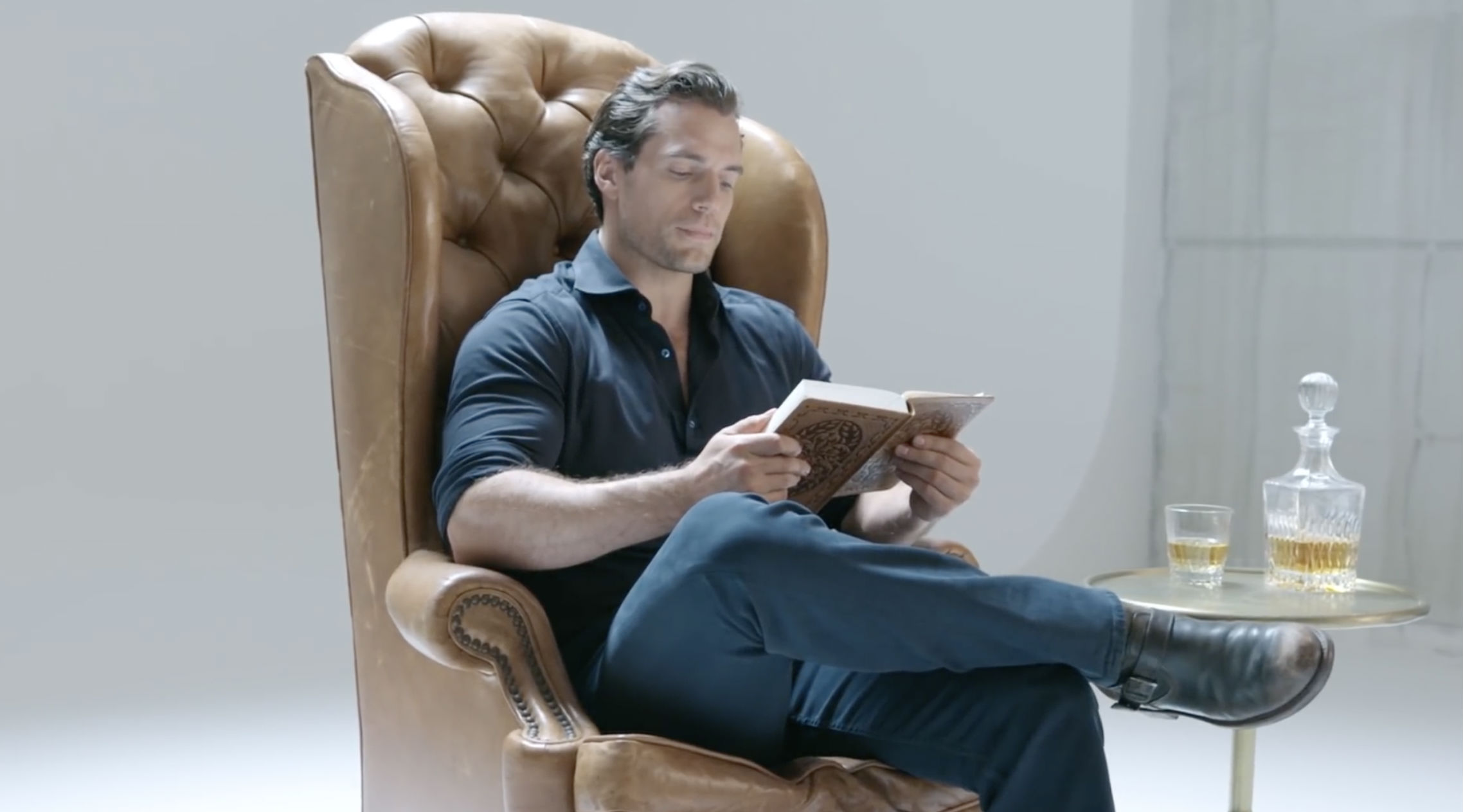 Watch The Witcher Star Henry Cavill Read Stories From The First Book