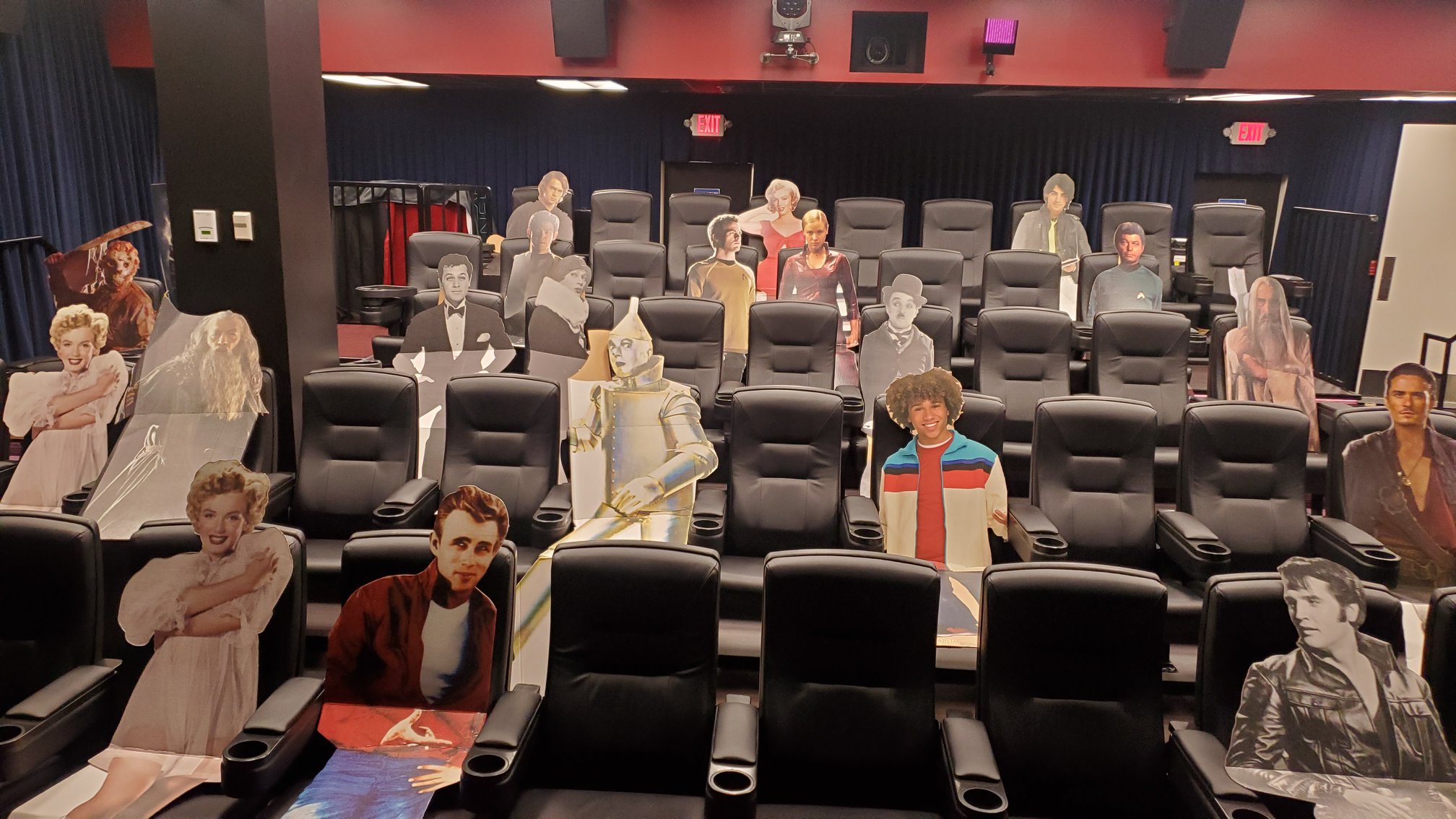 Arena Cinelounge theater