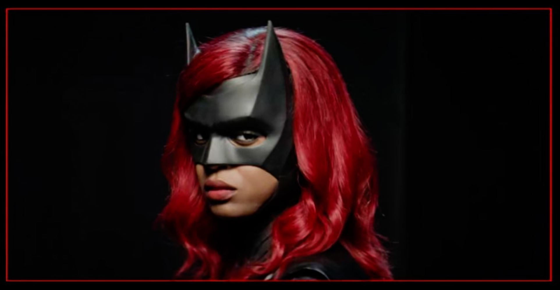 Stunning First Official Look At The New Batwoman Suit