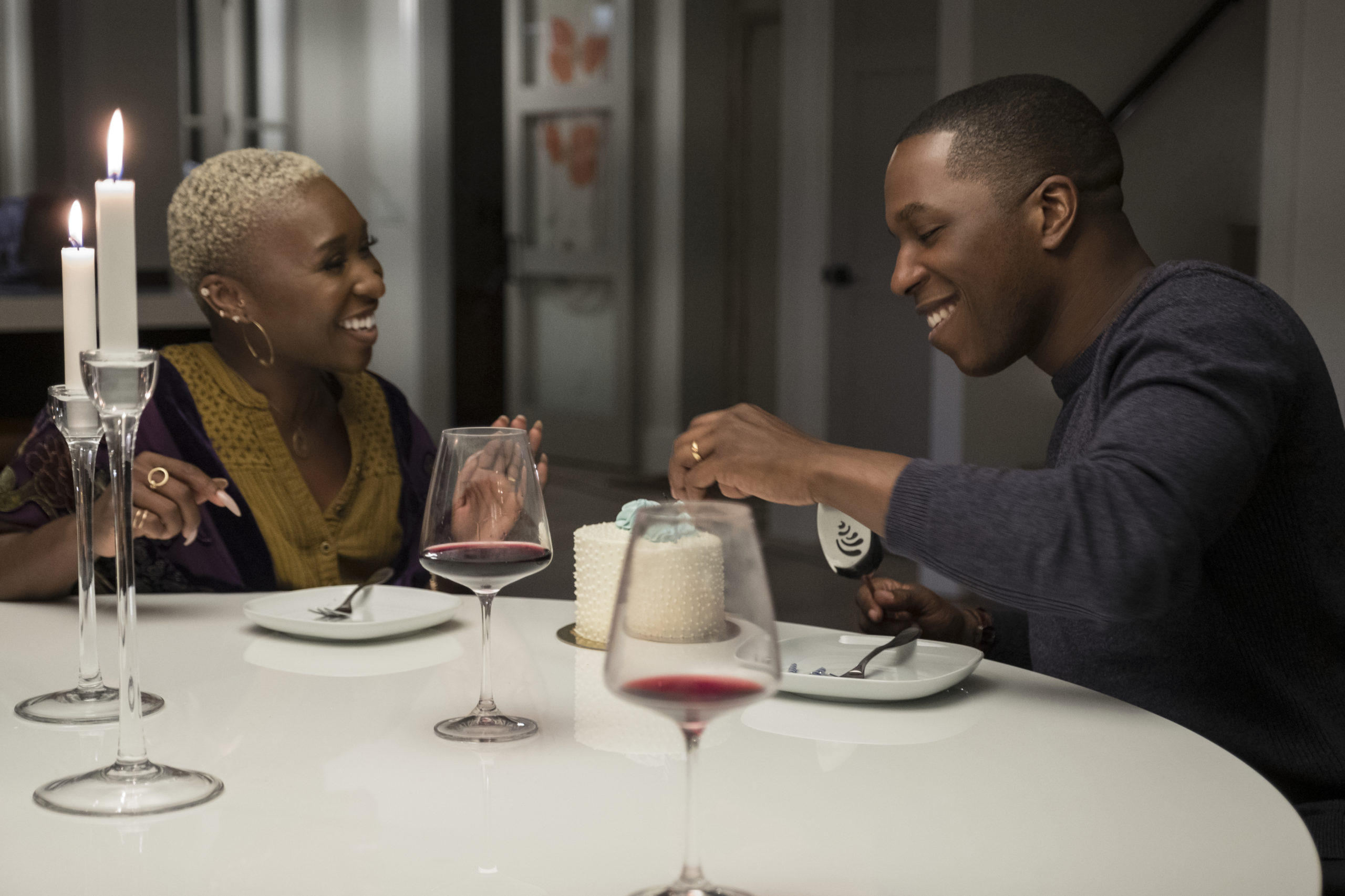 Needle In A Timestack Trailer Has Leslie Odom Jr. in a Romantic Time Warp