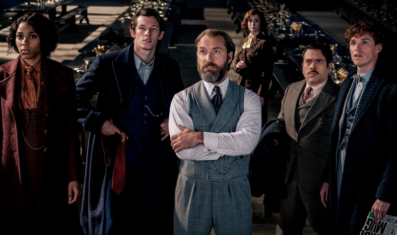 New Fantastic Beasts: The Secrets of Dumbledore Trailer Has Newt Scamander Recruiting to Defeat Grindelwald