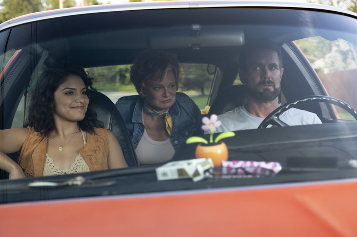Martha Plimpton And Garret Dillahunt Discuss The Perfect Crime In Sprung | Interview