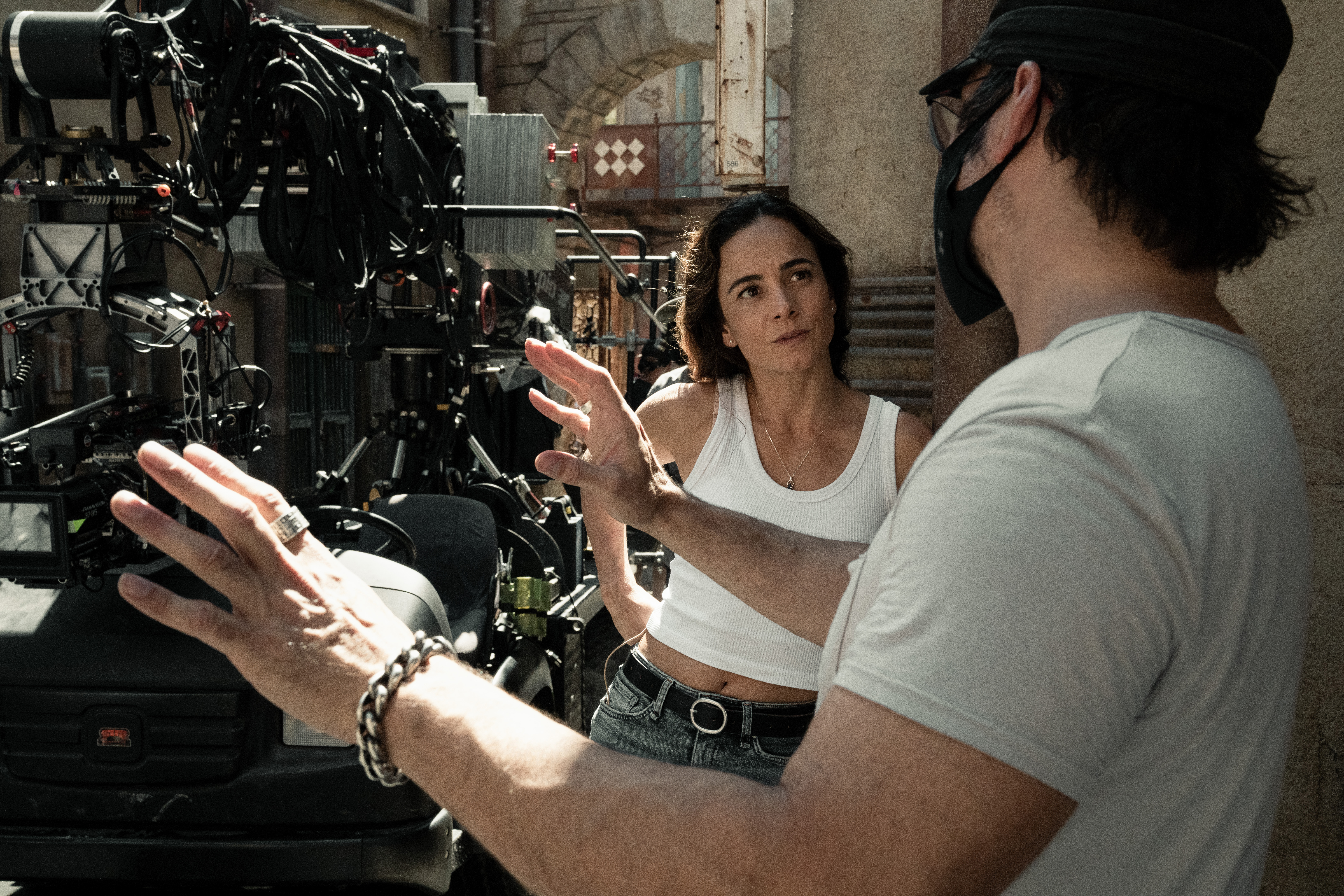 Hypnotic | Alice Braga Gives Her Thoughts On Robert Rodriguez’s Latest Passion Project | Exclusive