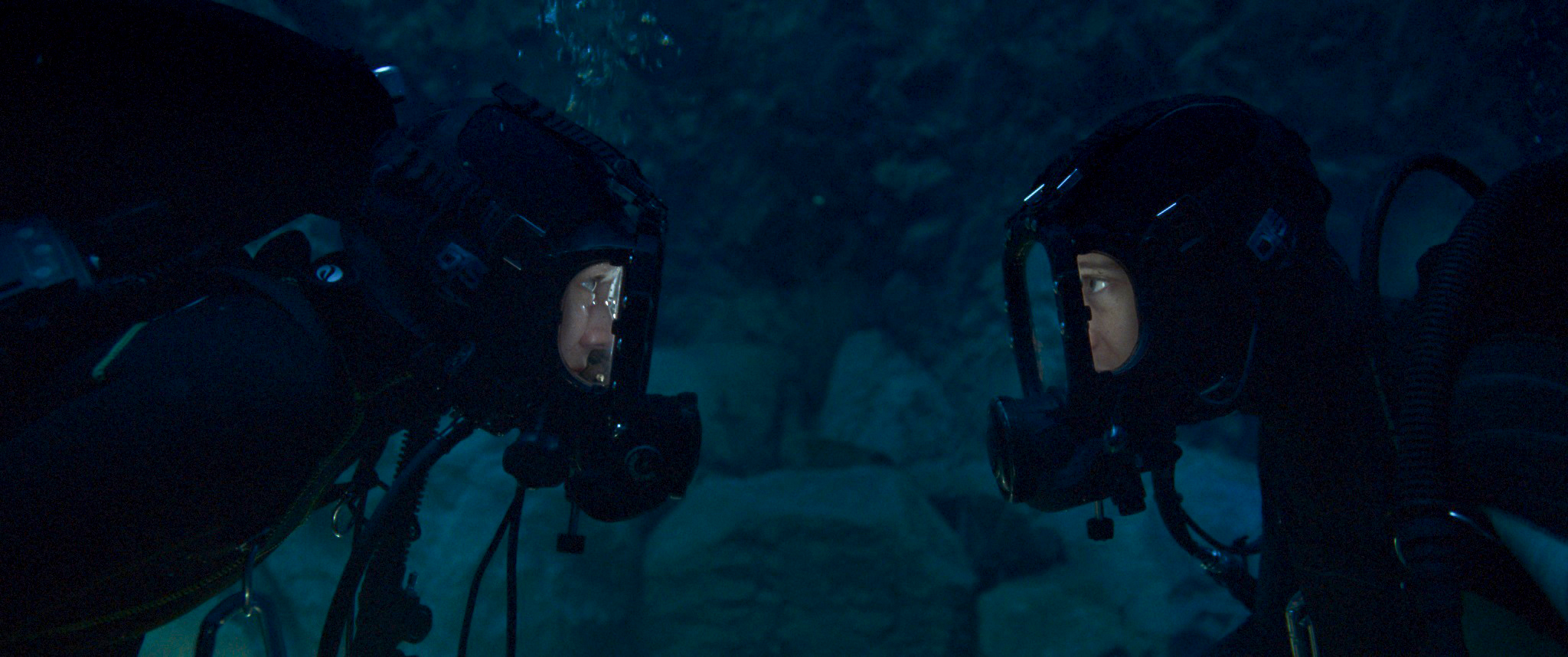 The Dive | Maximilian Erlenwein on Remaking Breaking Surface and Underwater Filming Challenges