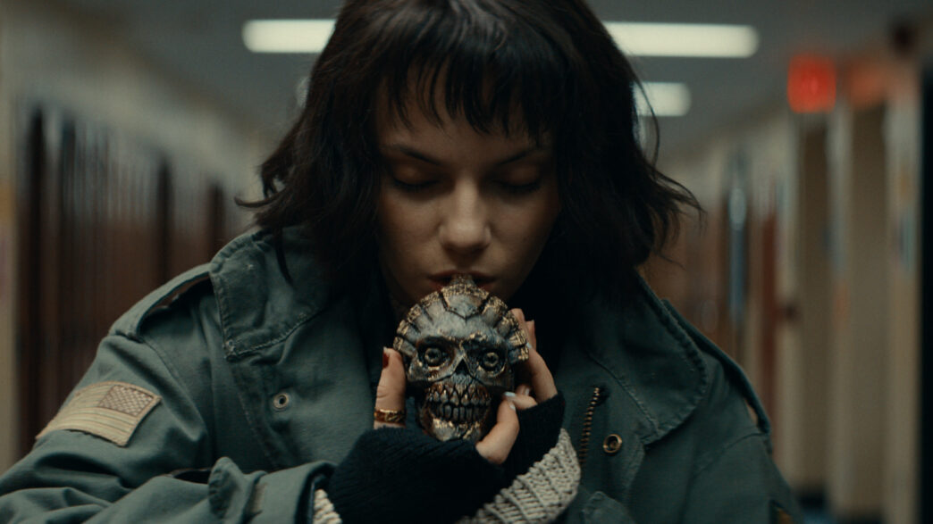 Dafne Keen in Whistle