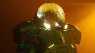 Today we are sharing an official look at Lex Luthor's battle suit from Man of Tomorrow, plus we have some unofficial set videos to peek at.