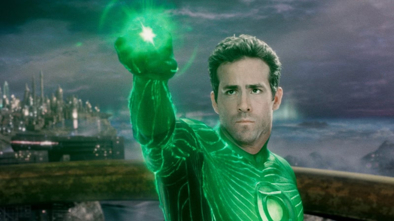 We've got Ryan Reynolds feigning ignorance over his D23 tease, or the Thor crying meanings, plus he says he'd happily cameo in Lanterns.